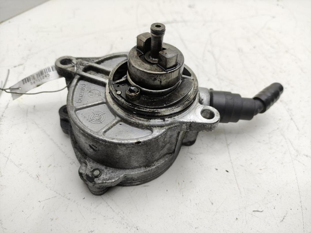 насос вакуумный Mercedes-Benz C W203 2003, 2.2 л., дизель, АКПП, чёрный, универсал, 6462300165