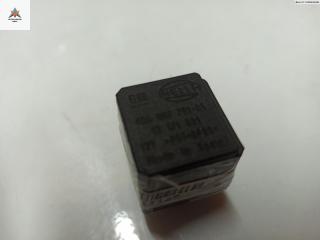 реле (прочие) Opel Astra H/Family [рестайлинг] 2005, 1.8 л., бензин, АКПП, серый, хетчбэк 5 дв., 13171831