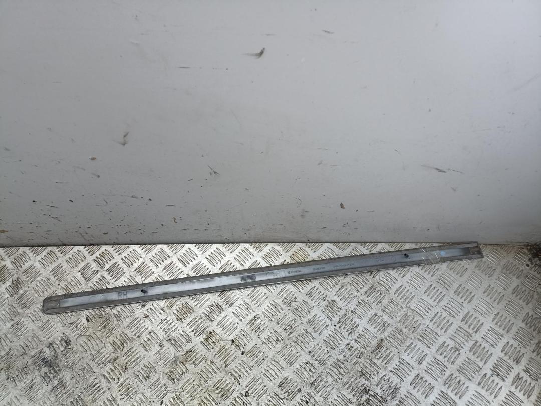 молдинг двери передней правой Opel Meriva A 2006, 1.4 л., бензин, МКПП, серый, минивэн, 93318764