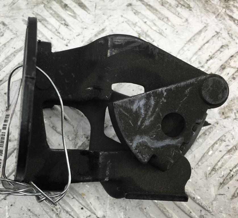 замок капота Mercedes-Benz C W203 2004, 2.2 л., дизель, МКПП, чёрный, универсал, 2039800264