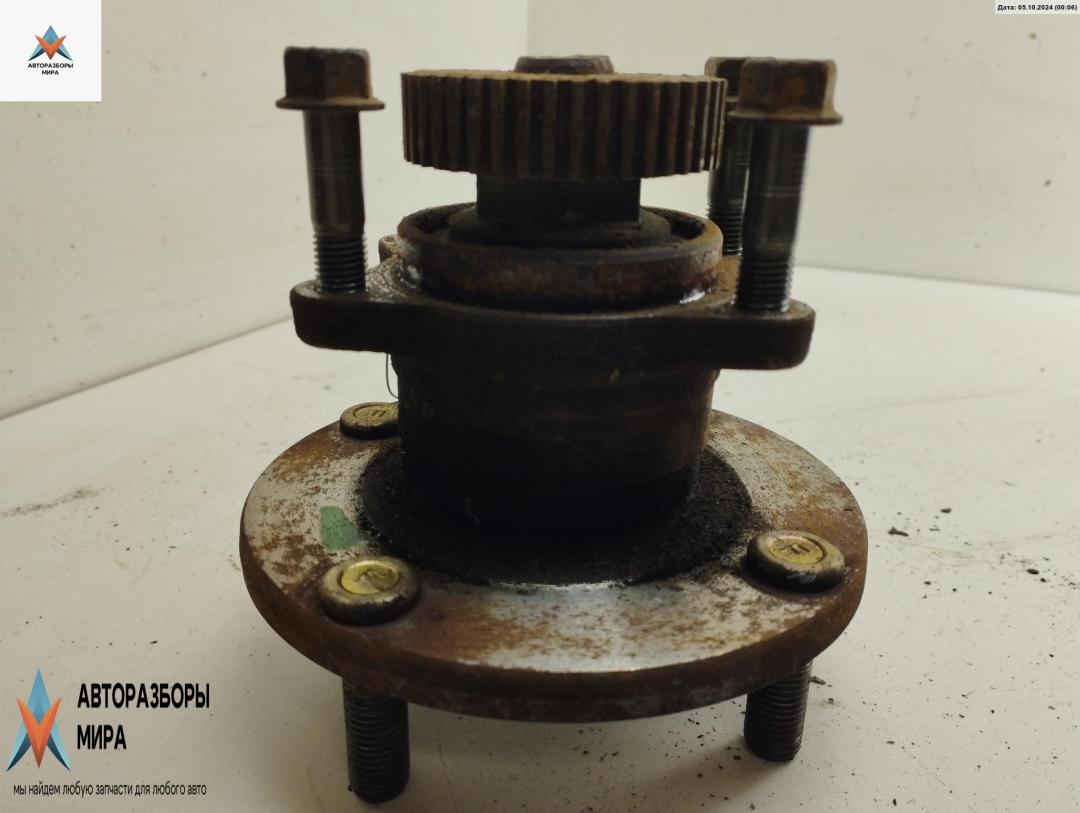 ступица задняя левая Mitsubishi Galant 7 поколение 1995, 2.0 л., бензин, АКПП, зелёный, седан, 0482E55A43 - фото №1