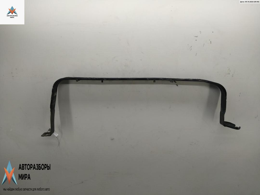 крепление бака топливного Ford Focus 2 поколение 2005, 1.6 л., i, бензин, МКПП, чёрный, хетчбэк 3 дв. - фото №1