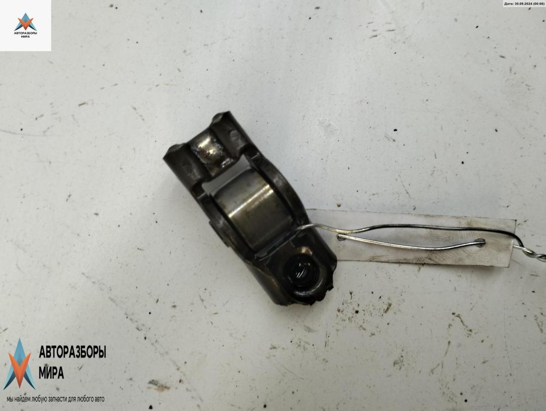 коромысло клапана (рокер) Volkswagen Golf 4 поколение 2003, 1.4 л., бензин, МКПП, серый, хетчбэк 3 дв. - фото №1