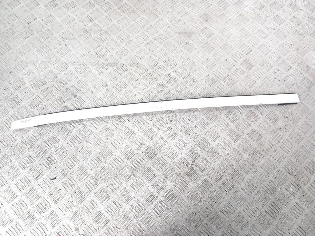 молдинг лобового стекла BMW 5 серия F07/F10/F11 2012, 2.0 л., дизель, АКПП, белый, универсал - фото №1