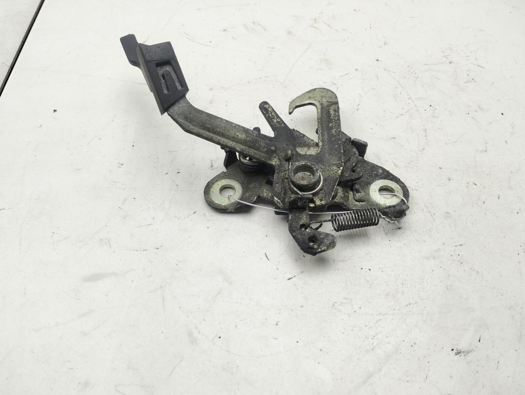 замок капота Peugeot 207 2007, 1.4 л., бензин, МКПП, красный, хетчбэк 3 дв., 0304203