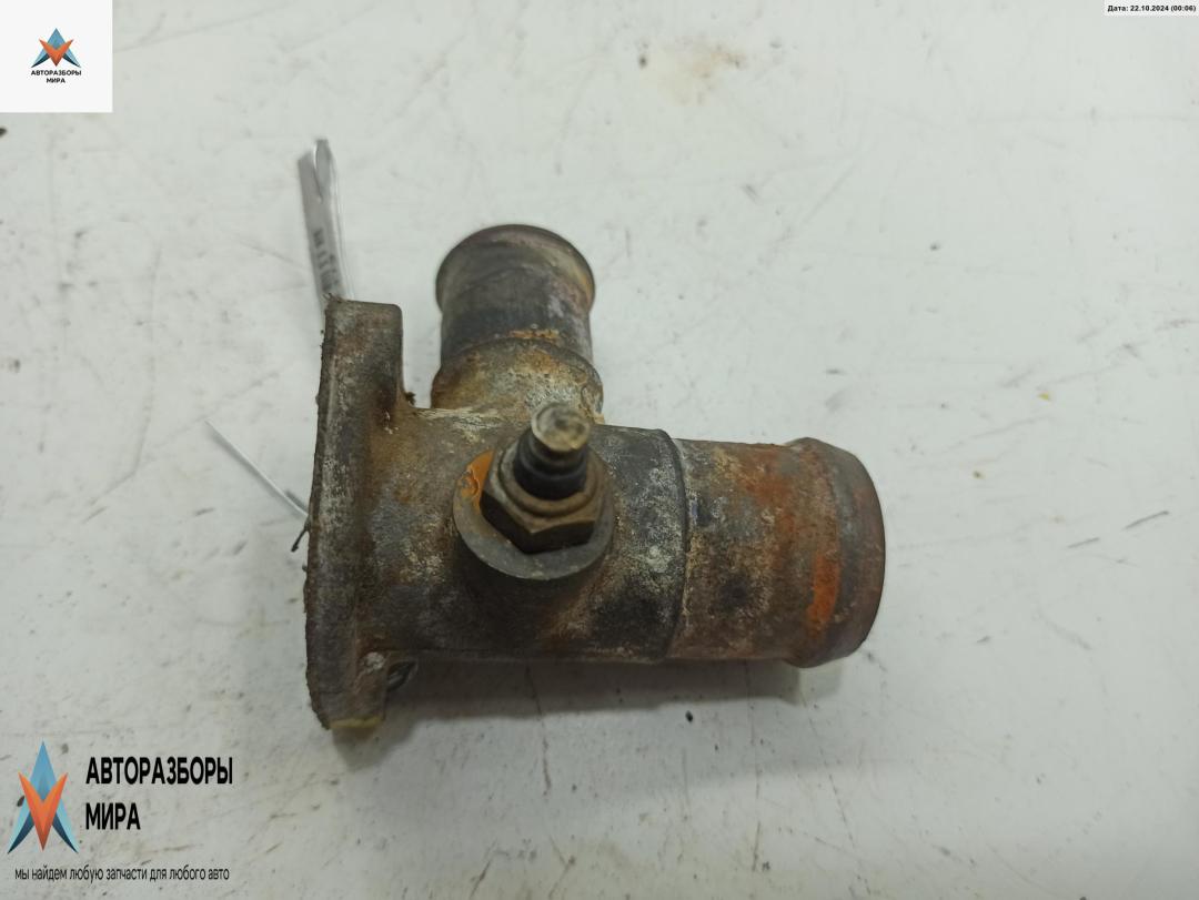 фланец (тройник) системы охлаждения Volkswagen Transporter T2 1987, 1.6 л., дизель, МКПП, синий, микроавтобус, 088121133 - фото №1