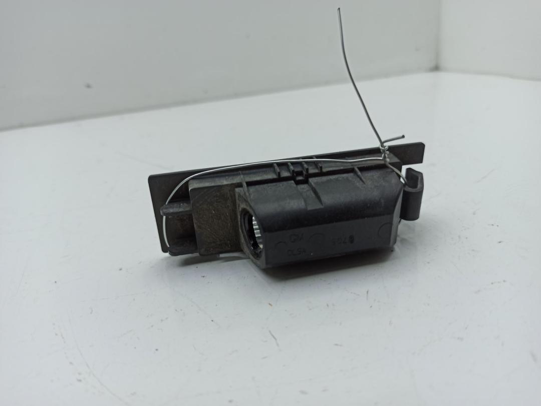 подсветка номера Opel Zafira 2 поколение (B) 2005, 1.6 л., бензин, МКПП, серый, минивэн, 09164143 - фото №1