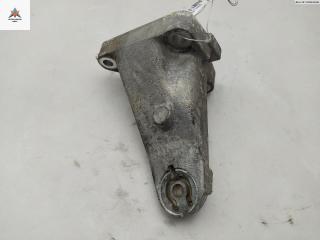 кронштейн двигателя Mercedes-Benz E-Класс W124 1985, 2.3 л., бензин, МКПП, белый, седан, 1022234204