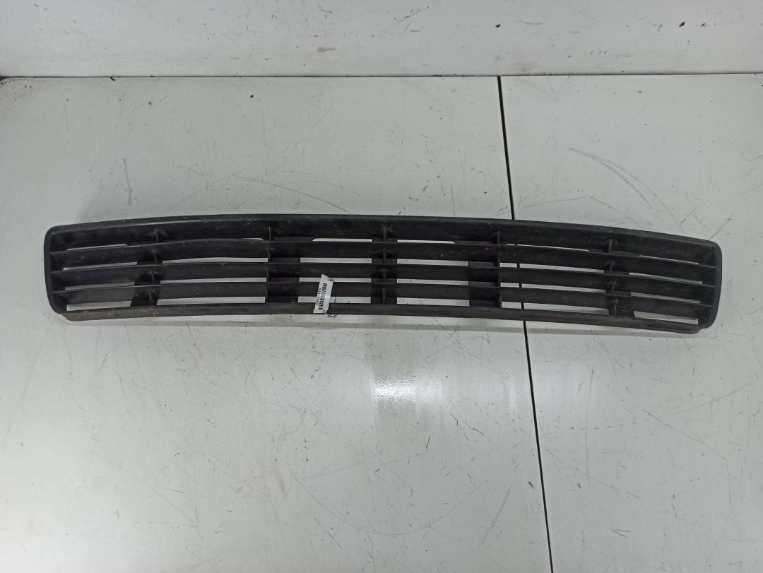 заглушка (решетка) в бампер Audi A4 B5 1997, 1.8 л., бензин, АКПП, синий, универсал, 8D0807683