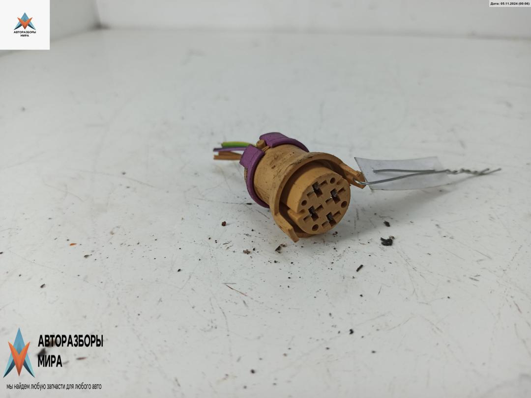 разъем (фишка) проводки Audi A4 B5 1997, 1.8 л., бензин, АКПП, синий, универсал, 813971959 - фото №1