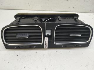 дефлектор обдува салона Volkswagen Golf-6 2010, 1.4 л., бензин, МКПП, чёрный, универсал, 5K0819743D