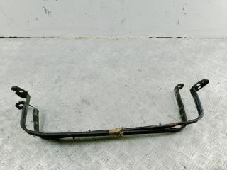крепление бака топливного Ford Focus 2 поколение 2005, 1.4 л., бензин, МКПП, синий, хетчбэк 3 дв.