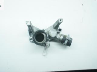 фланец (тройник) системы охлаждения Ford Focus 1 поколение [рестайлинг] 2003, 1.6 л., i, бензин, МКПП, серый, универсал, 1N1G8594