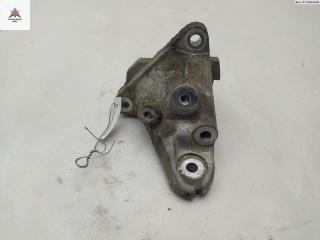 кронштейн двигателя Mercedes-Benz E-Класс W124 1985, 2.3 л., бензин, МКПП, белый, седан, 1022234104