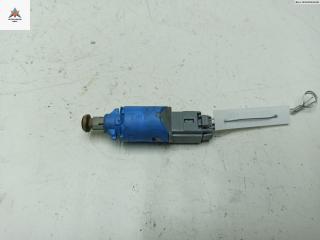 прочая запчасть Renault Scenic 2 поколение 2003, 1.9 л., дизель, МКПП, красный, минивэн, 8200168239