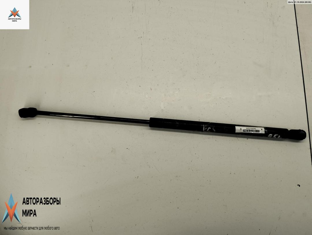 амортизатор крышки багажника (3-5 двери) Volkswagen Golf 3 поколение 1992, 1.8 л., бензин, МКПП, синий, хетчбэк 5 дв., 1H6827550 - фото №1