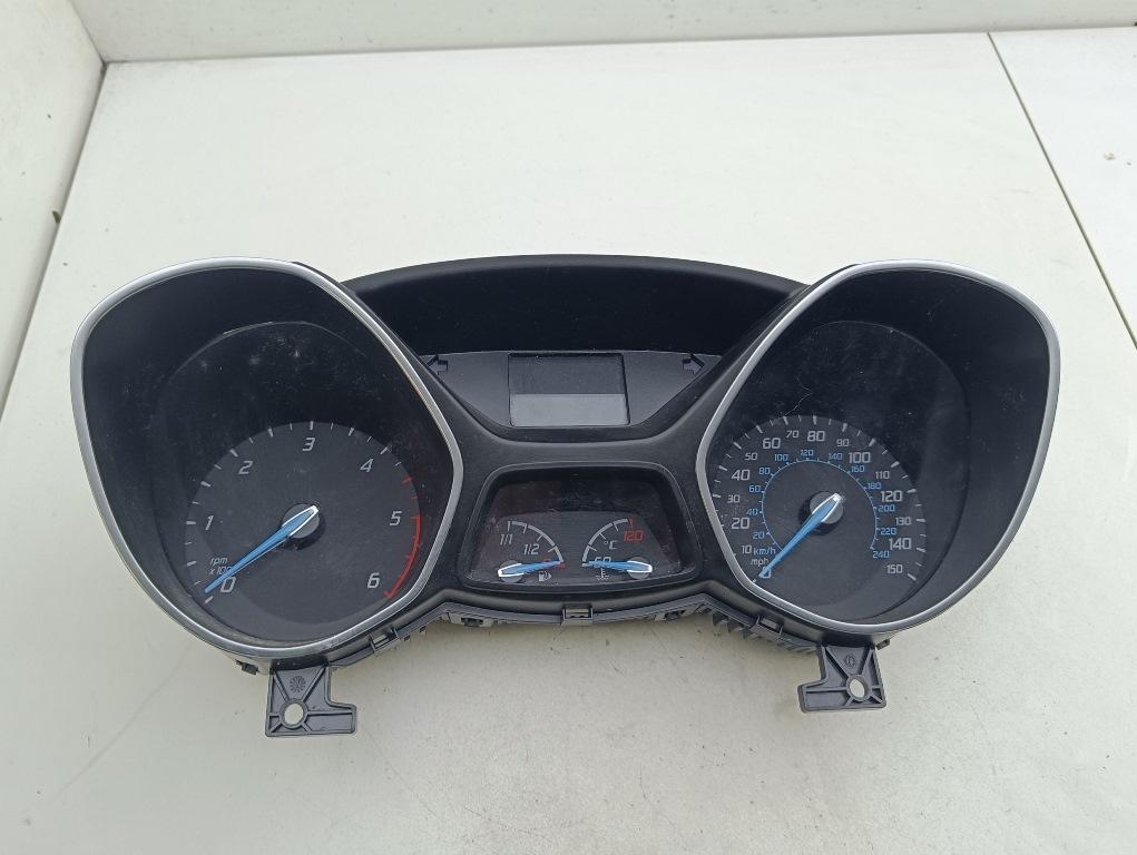 приборная панель Ford Focus III 2012, 1.6 л., дизель, МКПП, белый, хетчбэк 5 дв., BM5T10849BDB