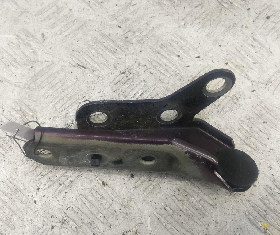 петля капота правая Volkswagen Polo 2003, красный, хетчбэк 5 дв., 6Q0823301B