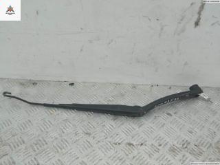 Щеткодержатель (поводок стеклоочистителя) передний Kia Carnival VQ 2006, 2.9 л., дизель, МКПП, чёрный, минивэн, 983104D000, 983204D000