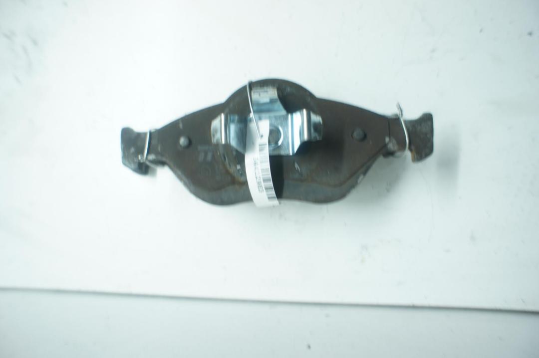 Колодки тормозные передние Ford Fiesta 2005, 1.4 л., бензин, МКПП, чёрный, хетчбэк 3 дв.