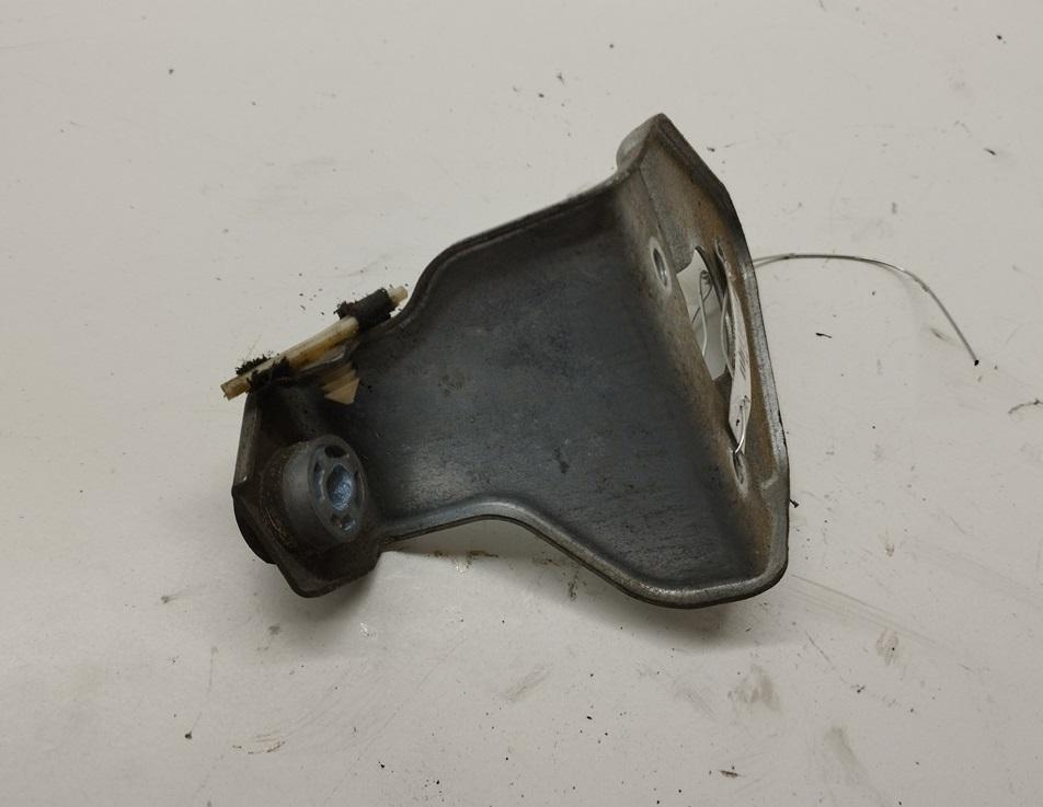 кронштейн (крепление) Audi A4 B6 2004, 2.0 л., бензин, МКПП, серый, универсал