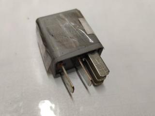 реле (прочие) Opel Zafira 2 поколение (B) [рестайлинг] 2009, 1.7 л., дизель, МКПП, красный, минивэн, 13100504