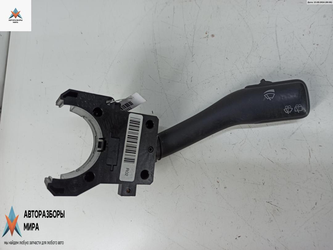 переключатель дворников Audi A6 4B/C5 1999, 2.4 л., бензин, МКПП, серый, универсал, 4B0953503F - фото №1