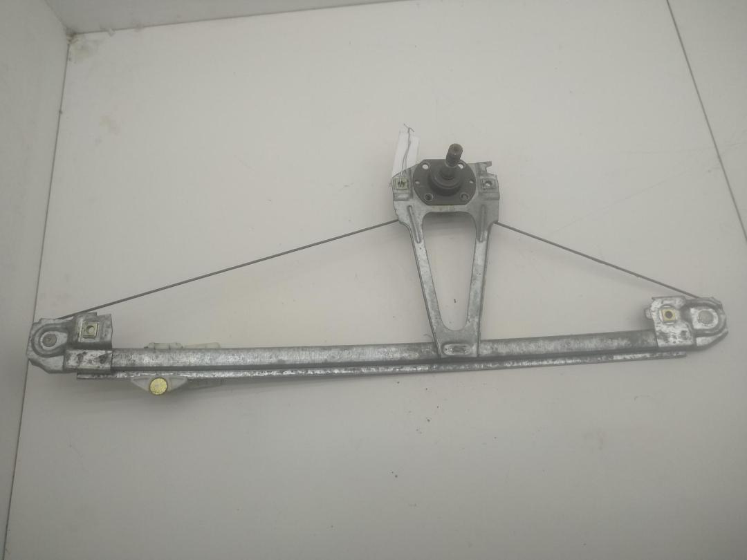стеклоподъемник задний правый Mercedes-Benz 190 W201 1987, 2.0 л., дизель, МКПП, белый, седан