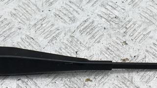 Щеткодержатель (поводок стеклоочистителя) передний Ford C-Max 1 поколение 2003, 1.8 л., бензин, МКПП, серый, минивэн