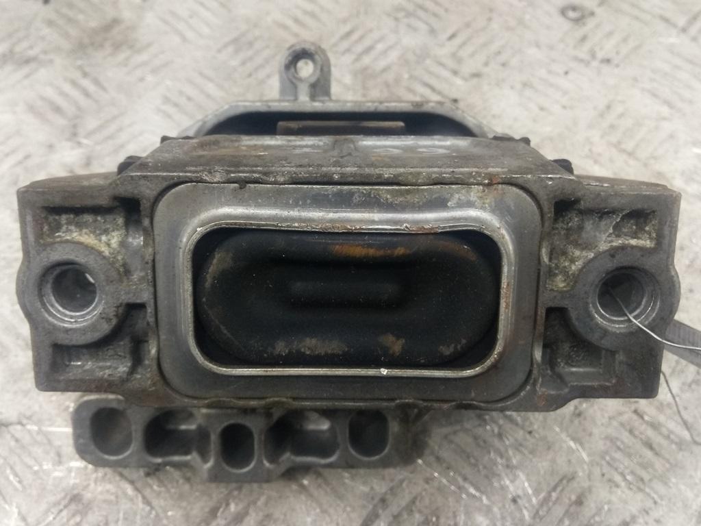 подушка крепления двигателя Audi A3 8P 2009, 2.0 л., дизель, МКПП, красный, хетчбэк 5 дв., 1K0193262CB