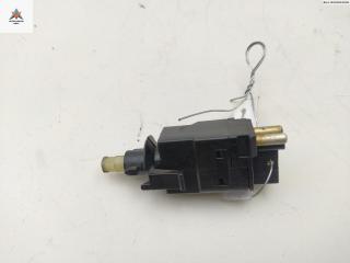 Датчик (включатель) стоп-сигнала Mercedes-Benz C-Класс W202/S202 [рестайлинг] 1998, 1.8 л., бензин, МКПП, красный, универсал