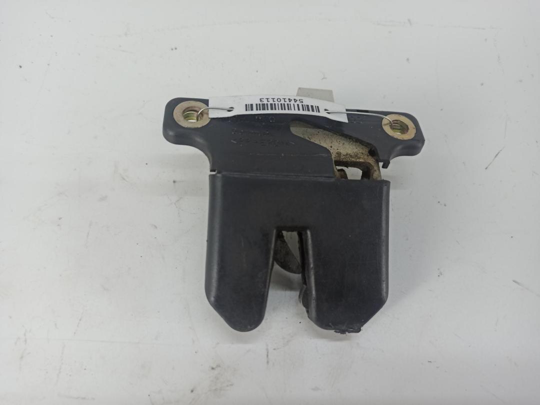 замок багажника Audi A4 B5 1996, универсал, 8D9827505A