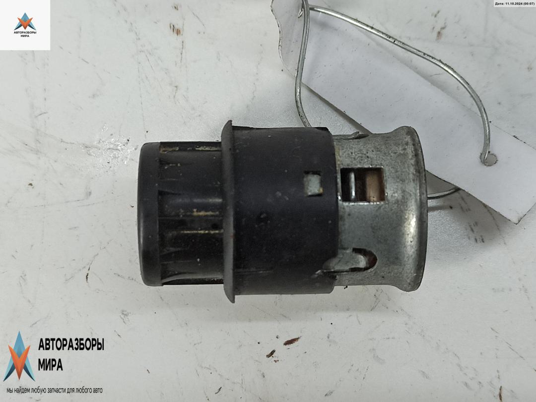 прикуриватель Audi A4 B5 1997, 1.8 л., Ti, бензин, МКПП, синий, универсал - фото №1