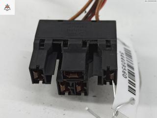 разъем (фишка) проводки Audi A8 D2/4D [рестайлинг] 2000, 3.7 л., бензин, АКПП, серый, седан, 443972995