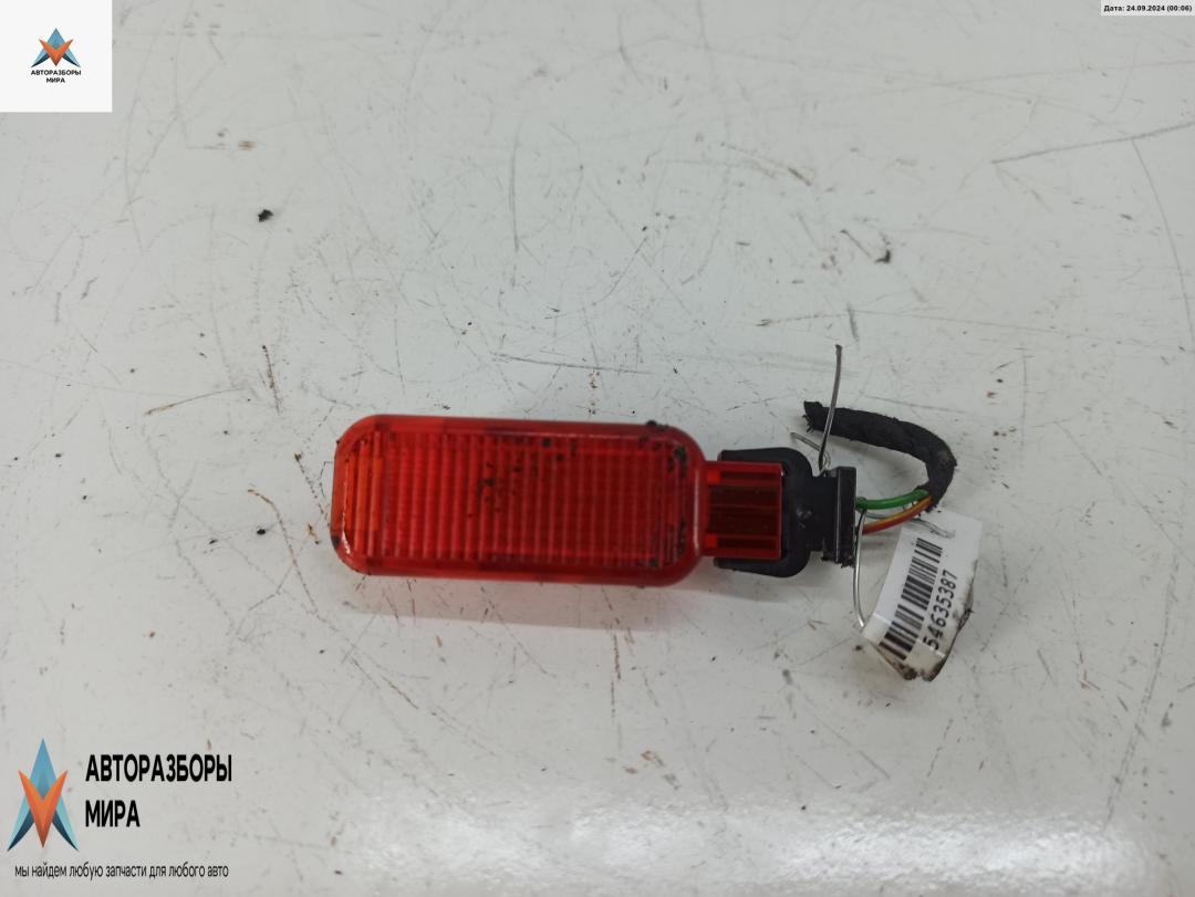 фонарь салона (плафон) Audi A6 4B/C5 1997, 2.4 л., бензин, МКПП, зелёный, седан, 4B0947411 - фото №1