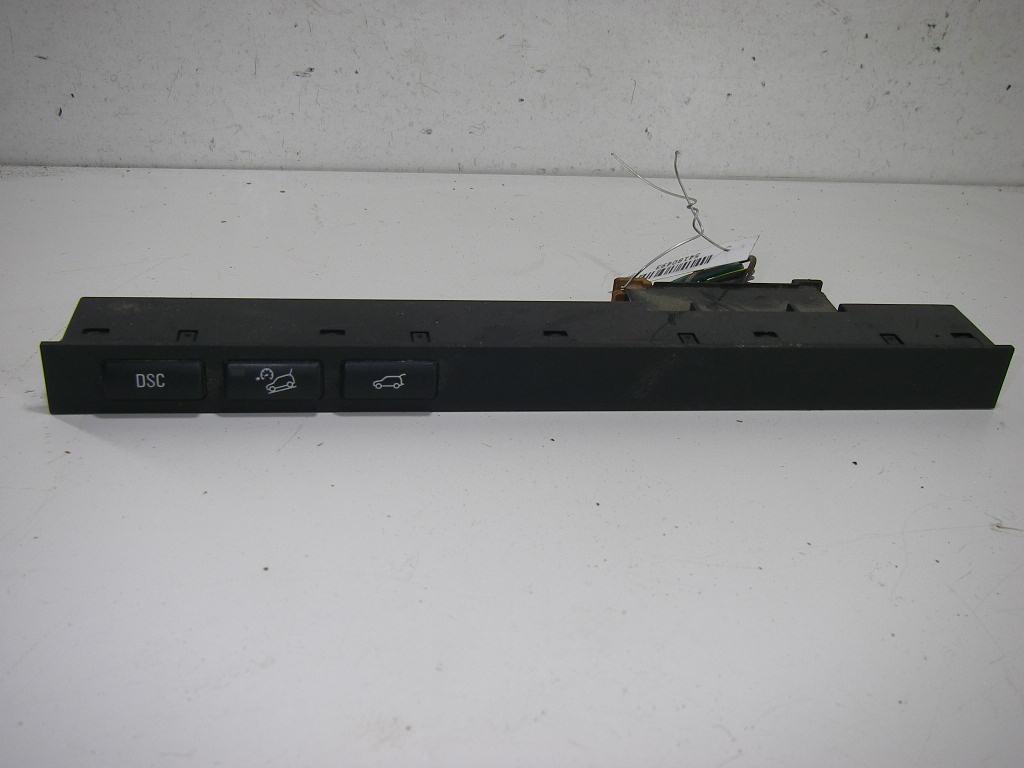 кнопка открытия багажника BMW X5 E53 2001, 3.0 л., бензин, АКПП, белый, внедорожник 5 дв., 8373733, 61318373733