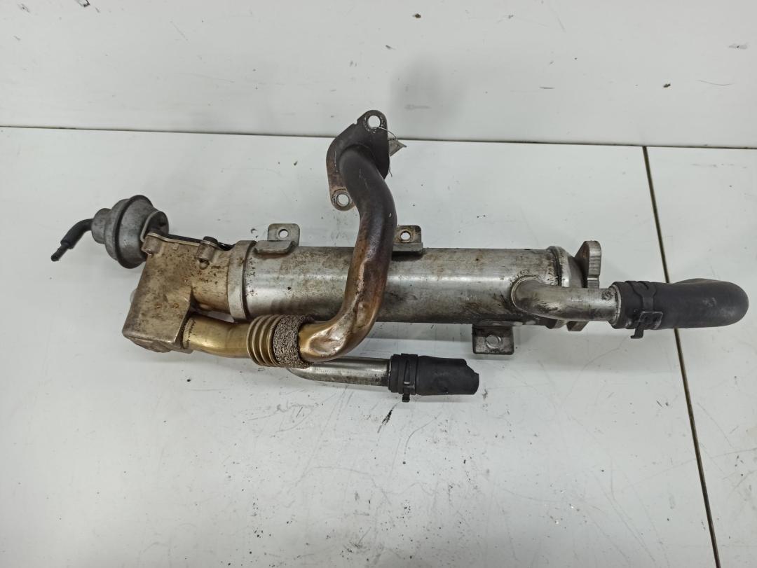 охладитель EGR / Радиатор EGR Audi A6 4F/C6 2006, 2.0 л., дизель, АКПП, серый, седан, 03G131512AJ - фото №1