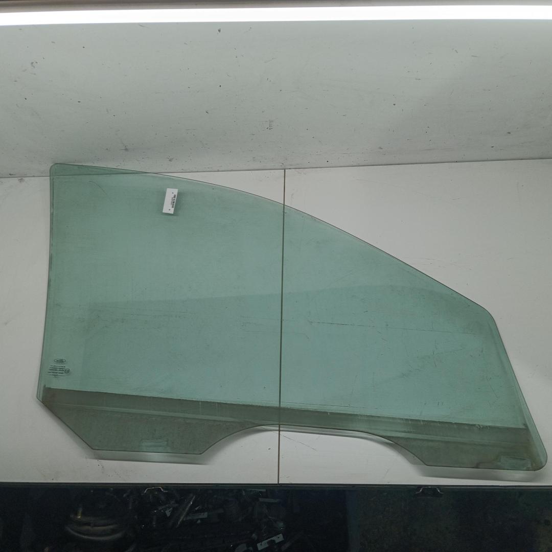 стекло двери передней левой Ford Focus I 2002, 1.4 л., бензин, МКПП, серый, универсал, AS2