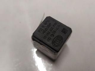 реле (прочие) Opel Zafira 2 поколение (B) [рестайлинг] 2009, 1.7 л., дизель, МКПП, красный, минивэн, 13171831