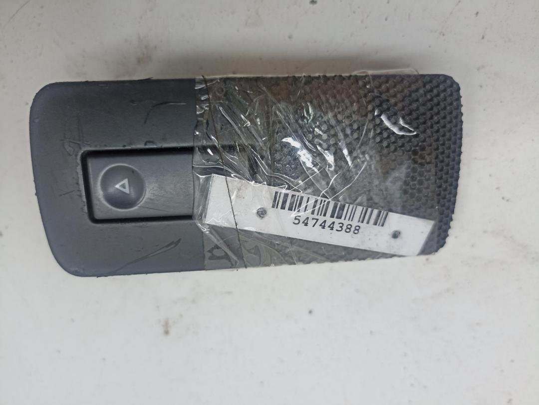 кнопка стеклоподъемника заднего левого Opel Vectra C 2005, 1.9 л., дизель, МКПП, серый, универсал, 09185959