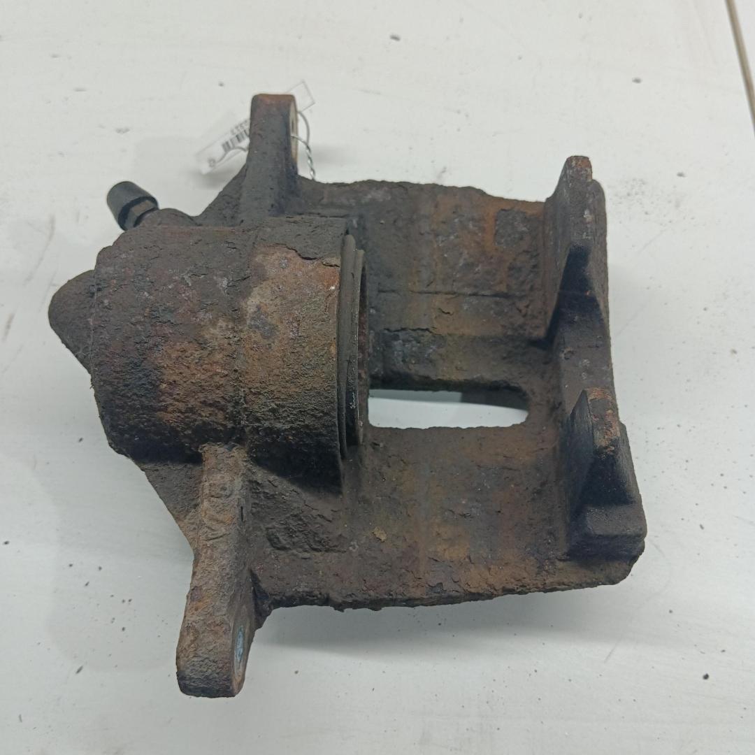суппорт передний правый Ford Mondeo III 2006, 1.8 л., бензин, МКПП, синий, универсал, 02041129BOSCH