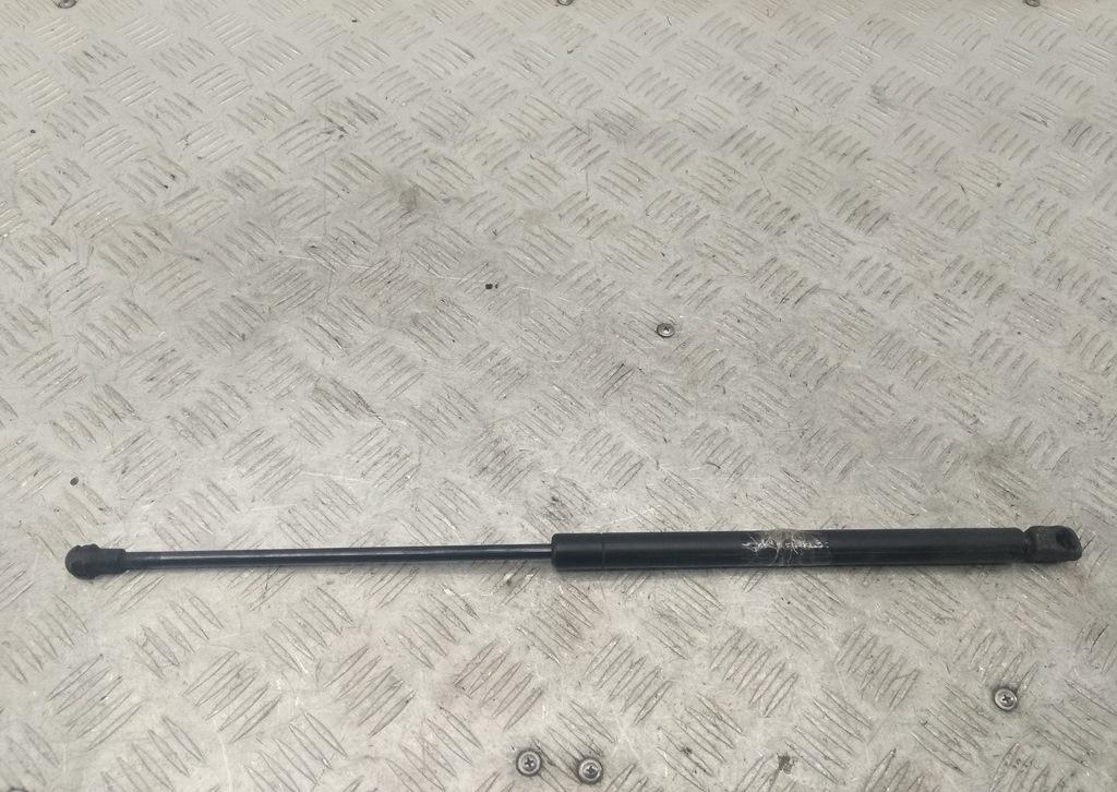 амортизатор капота Volkswagen Golf 4 поколение 1999, универсал, 8L0823359 - фото №1