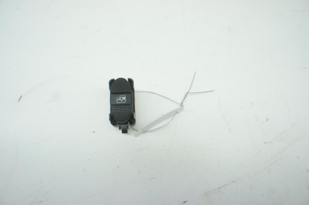 кнопка стеклоподъемника заднего правого Volkswagen Sharan 1995, 2.8 л., бензин, АКПП, чёрный, минивэн, 7MO959855A