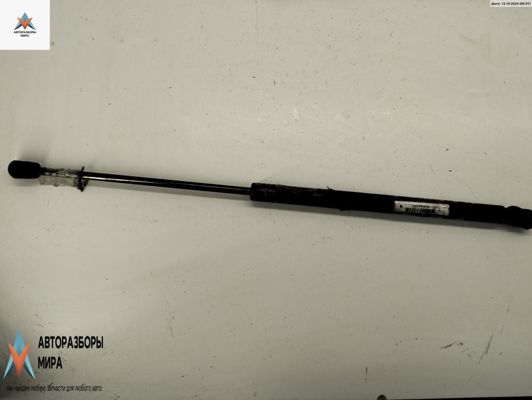 амортизатор крышки багажника (3-5 двери) Volkswagen Passat B5 1999, 2.8 л., бензин, МКПП, синий, универсал, 1H6827550A - фото №1