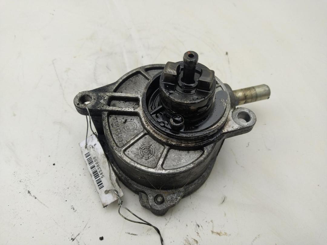 насос вакуумный Mercedes-Benz C W203 2003, 2.2 л., дизель, АКПП, синий, универсал, 6462300165