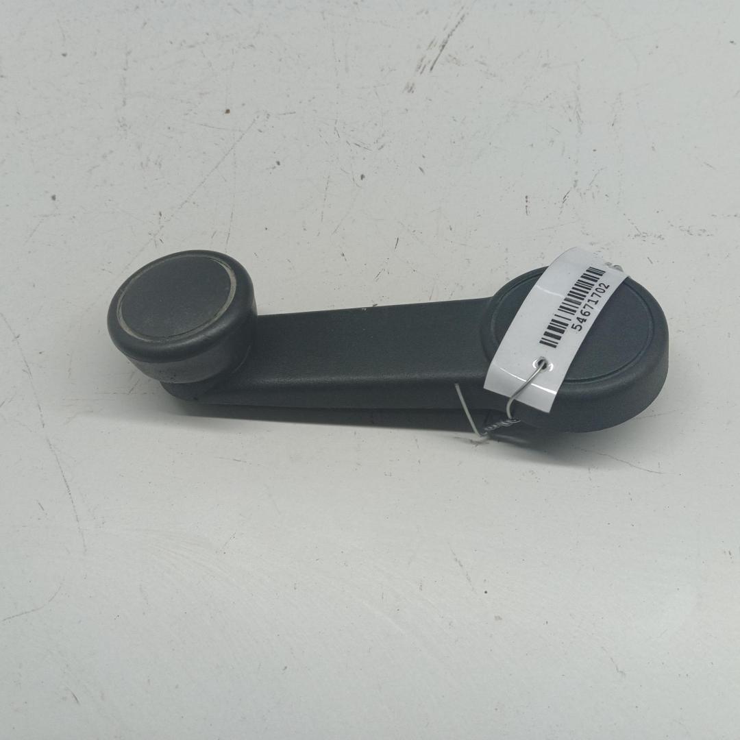 ручка стеклоподъемника Ford Focus I 2001, 1.6 л., i, бензин, МКПП, серый, универсал, 95VBV23342