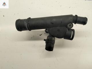 фланец (тройник) системы охлаждения Skoda Fabia 1 поколение (6Y) [рестайлинг] 2006, 1.4 л., дизель, МКПП, красный, универсал, 038121132D