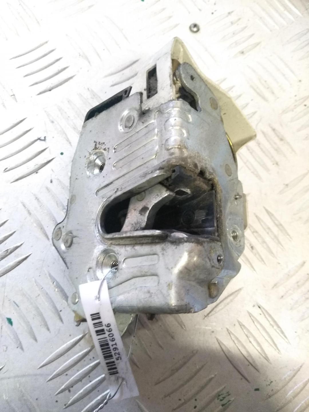 замок двери задней левой Mercedes-Benz 190 W201 1992, 2.0 л., дизель, АКПП, белый, седан