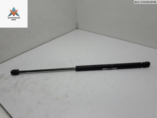 амортизатор крышки багажника (3-5 двери) Volkswagen Golf 3 поколение 1996, 1.6 л., бензин, МКПП, зелёный, хетчбэк 5 дв., 1H6827550A