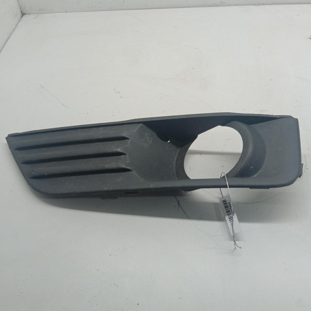 рамка фары противотуманной левой Ford Focus II 2007, 1.6 л., дизель, МКПП, серый, универсал, 4M5119953AE